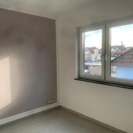2-room Penthouse In A Class Of Its Own, Near The A66 Motorway And Various Bus Stops, S-bahn/tram Frankfurt am Main