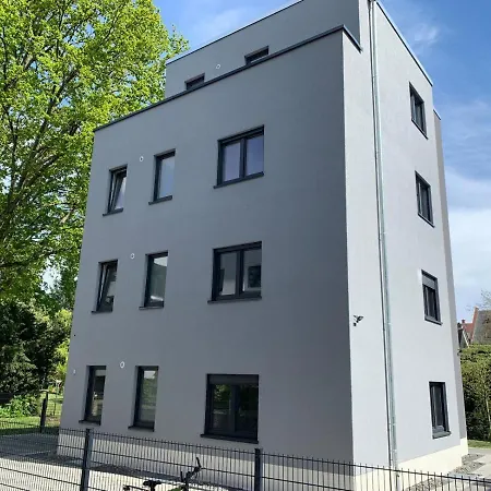 Apartment 2-room Penthouse In A Class Of Its Own, Near The A66 Motorway And Various Bus Stops, S-bahn/tram Frankfurt am Main